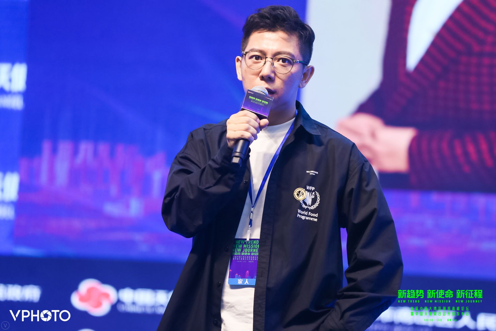 九游体育app-费耶诺德内部会议纪要流出：清晨造点机会；社区盾使命明确；数据趋势出现新变化的简单介绍